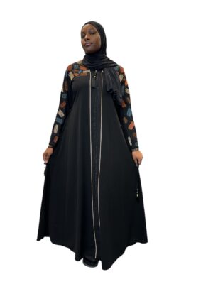 Black Abaya With inbroderies at the back and on the hands